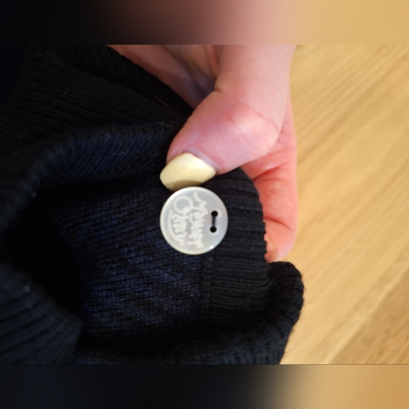 Poncho - Picture 2 of 3